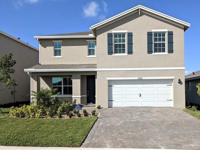 Building Photo - 2910 NE Breezeway Cir