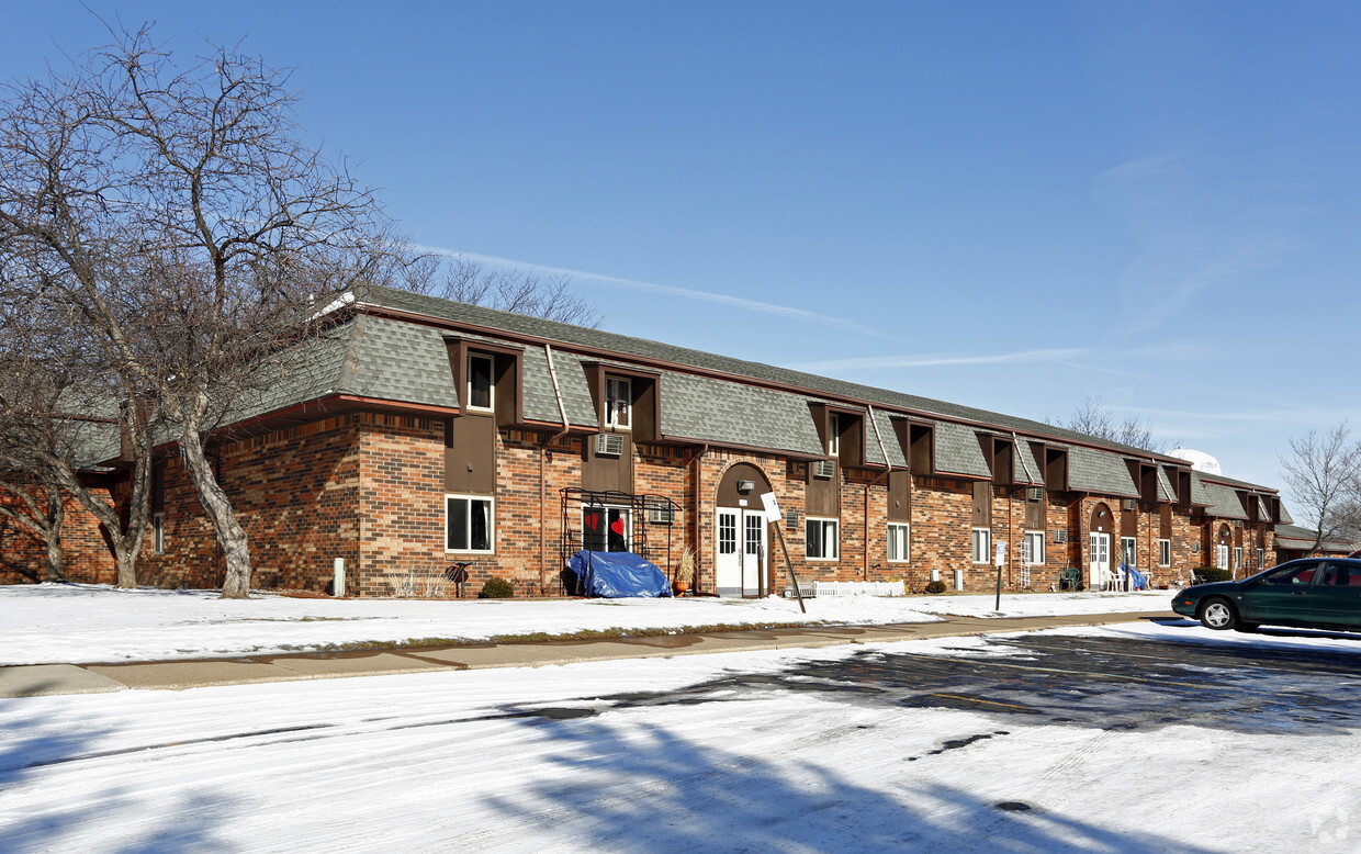 Primary Photo - Fountain Square Apartments