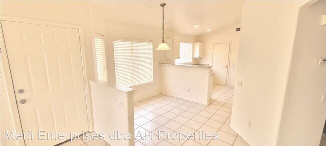 Building Photo - 3 br, 2 bath House - 1202 N BOGLE AVE