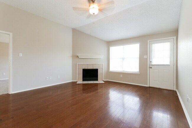 Foto del edificio - 816 Beaver Creek Dr