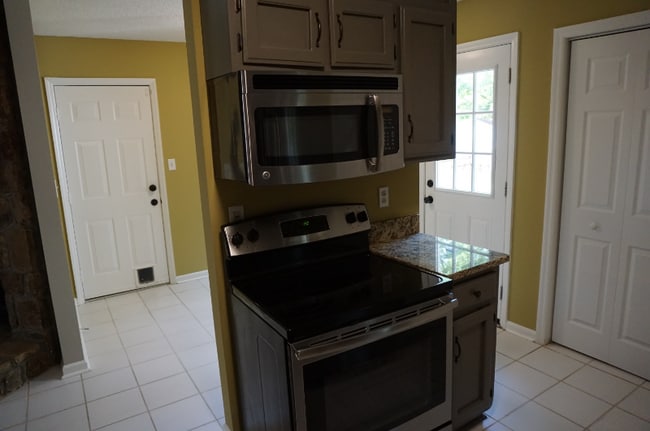Foto del edificio - 13254 Dickens Ln