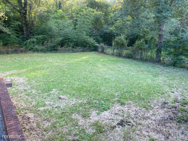 Building Photo - 3 br, 1 bath House - 2755 Emerald Dr