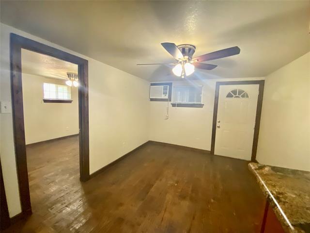 Building Photo - 625 Redbud Ln