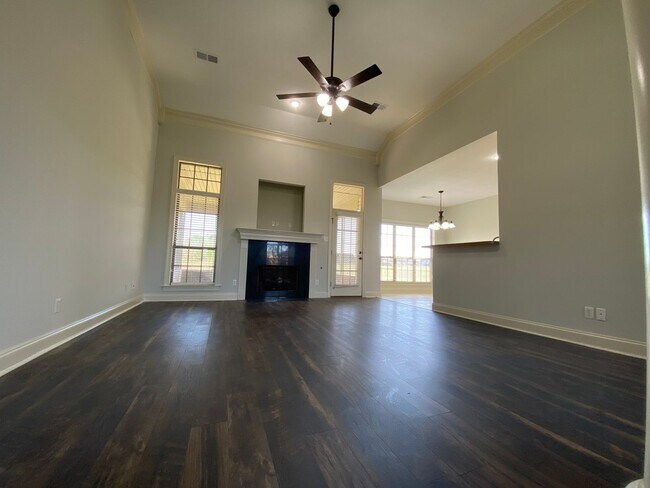 Building Photo - 4 Bed 3 Bath Marion Rental Home