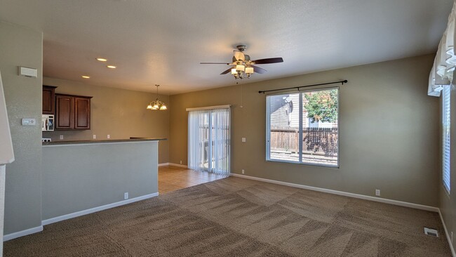 Building Photo - 3 Bed 2.5 Bath in Woodmen Hills w/AC