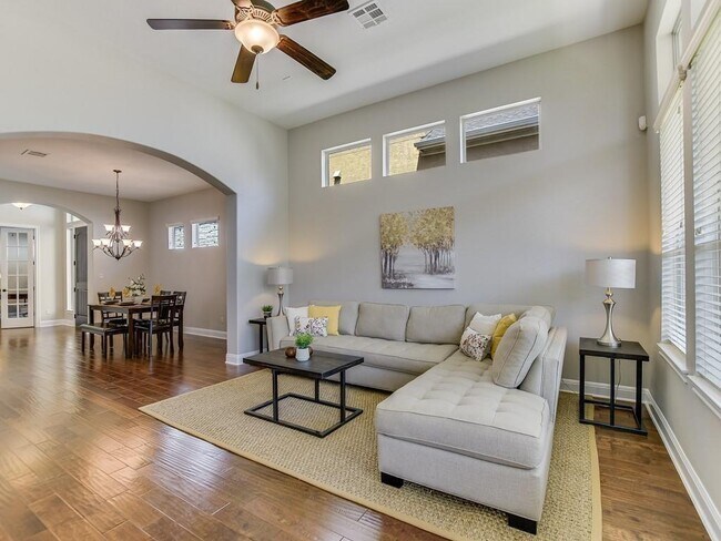 Foto del edificio - 15218 Glen Heather Dr