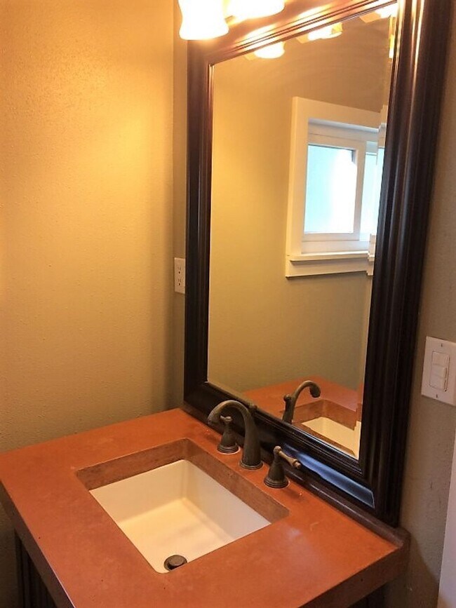 Foto del edificio - Cozy 2 Bedroom in Bellingham!