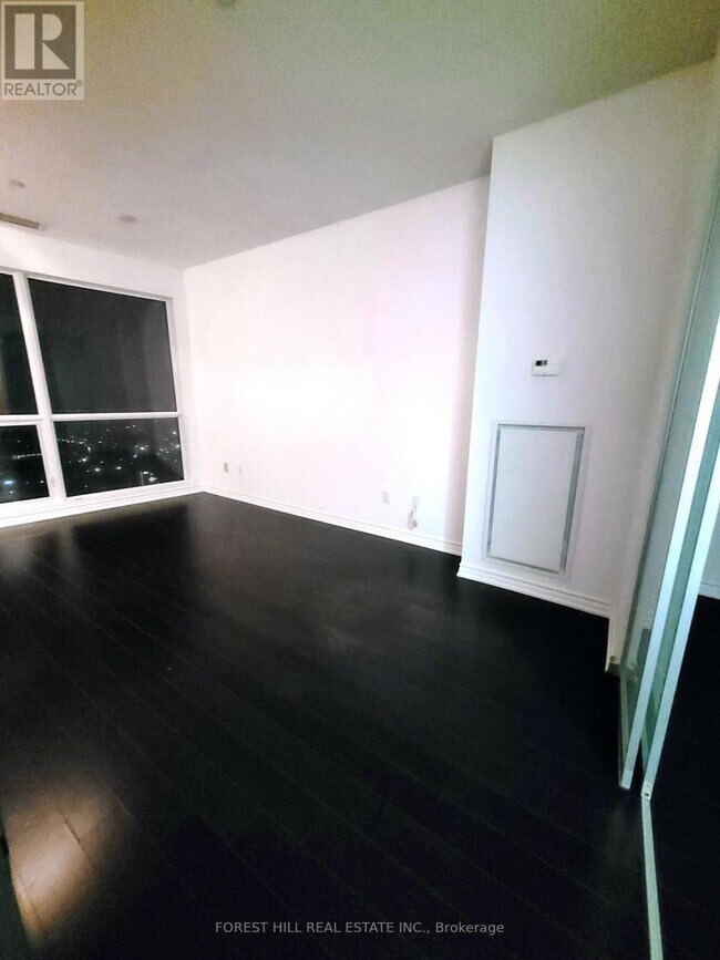 Photo du bâtiment - 386-4386 Yonge St