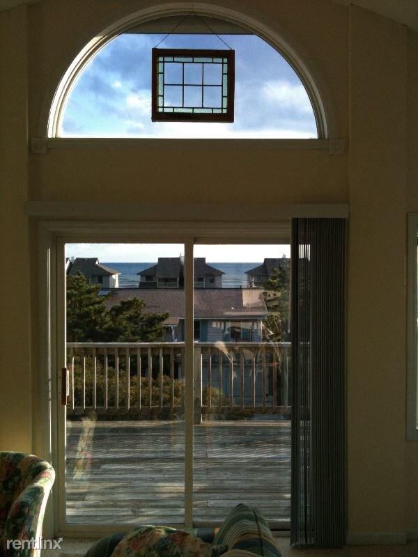 Primary Photo - 5207 Emerald Dr