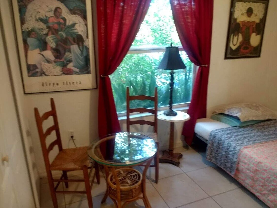 Foto principal - 79 NW 38th St