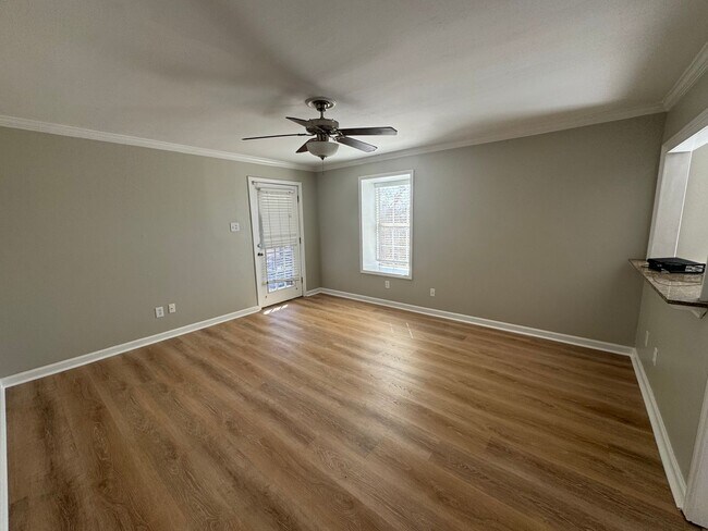 Foto del edificio - Great Location!! 3 Bedroom 2 Bath Located ...