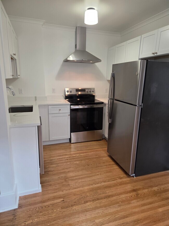 Hermosa cocina - Chapel Road Apartments