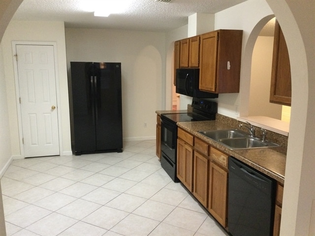 Building Photo - 7212 Glendyne Dr S