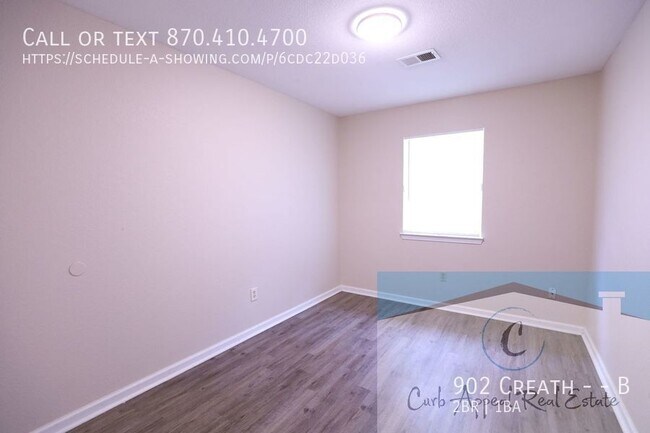 Building Photo - First month move in special $500!! Renovat...