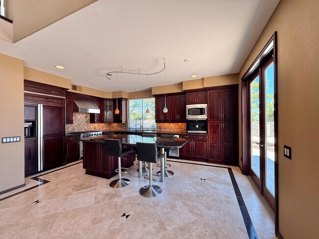 Foto del edificio - Luxurious Tuscan Style Villa in San Diego - Entertainers Dream!