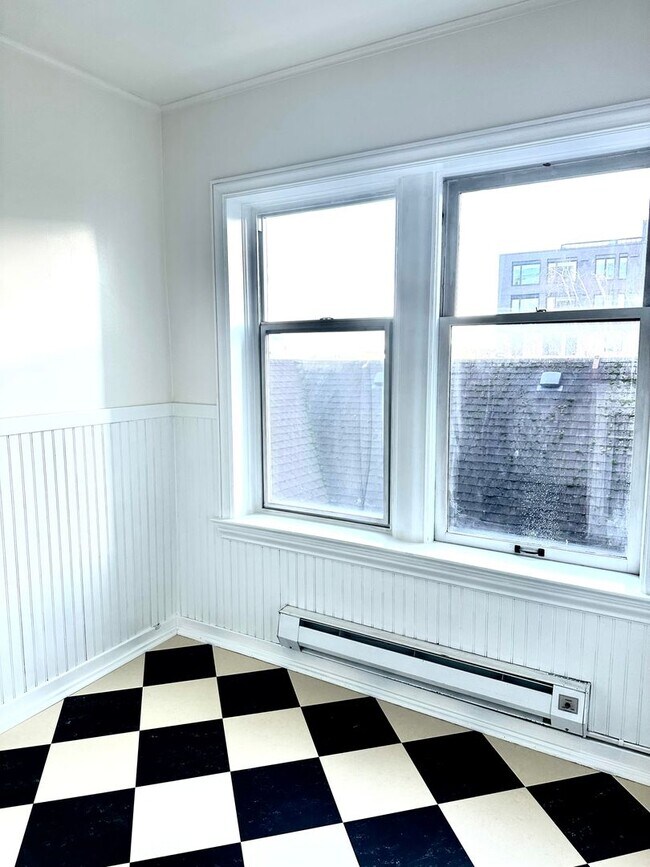 Foto del edificio - Charming Condo in University District!