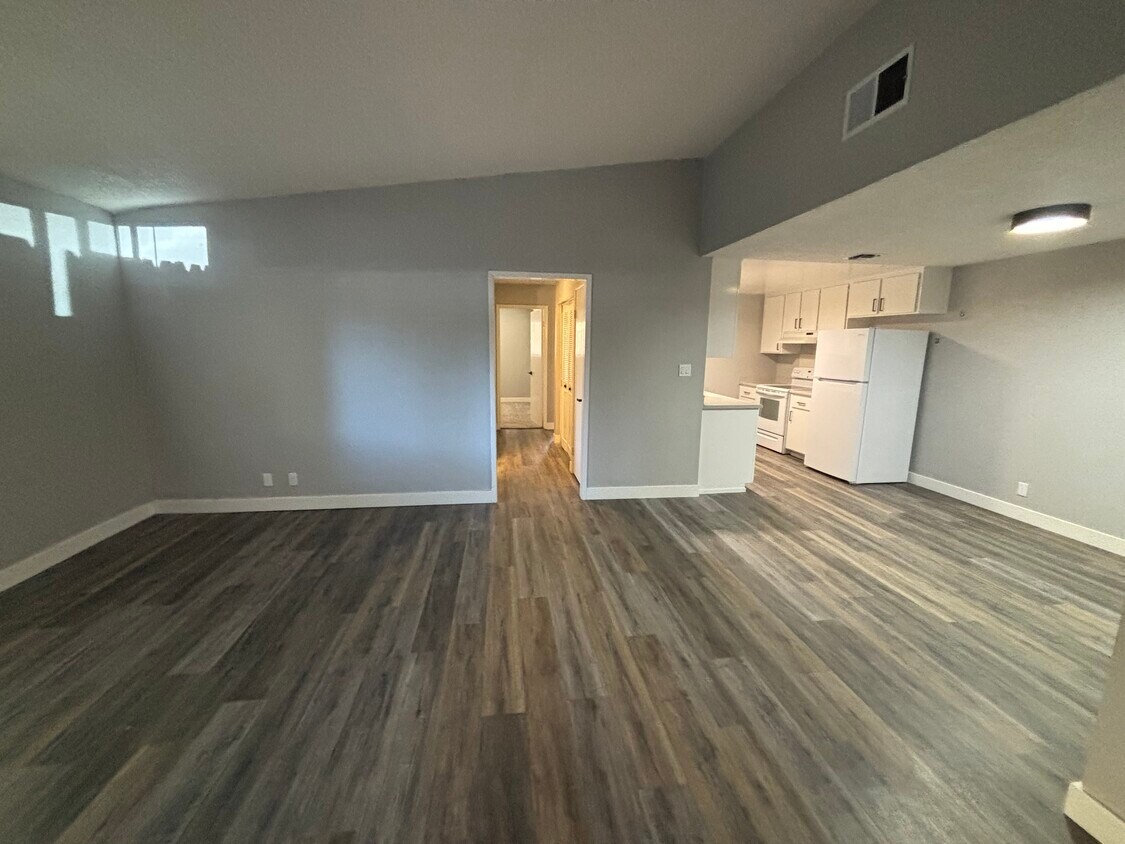 Primary Photo - 1116-1116 J St