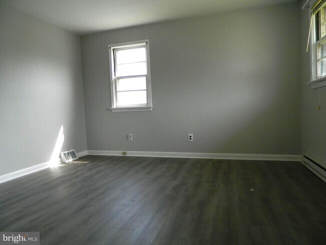 Foto del edificio - 218 Deptford Ave