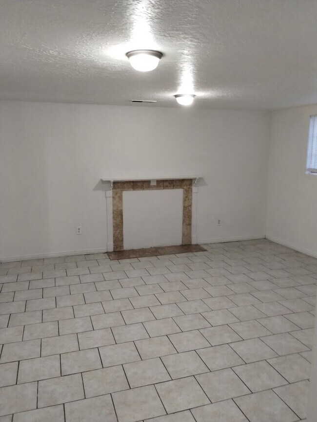 Foto del edificio - 3193 Meadowlark Dr