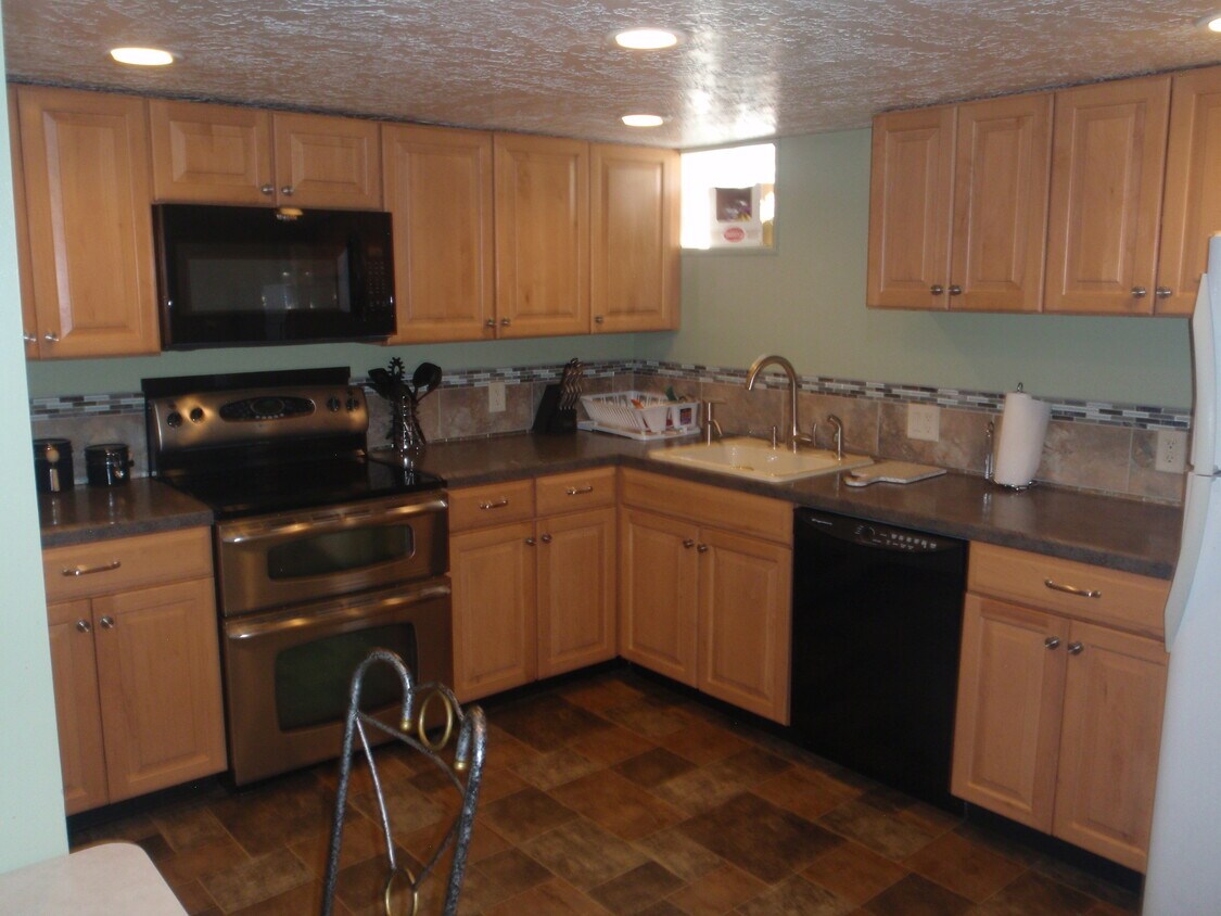 Primary Photo - 268 40th St