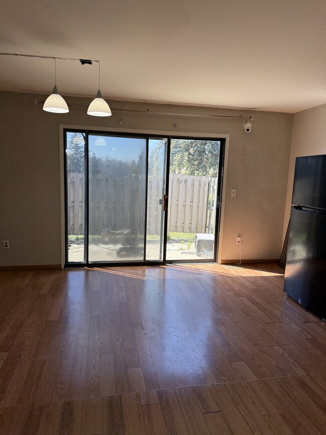 Foto del edificio - 38177 Jamestown Dr