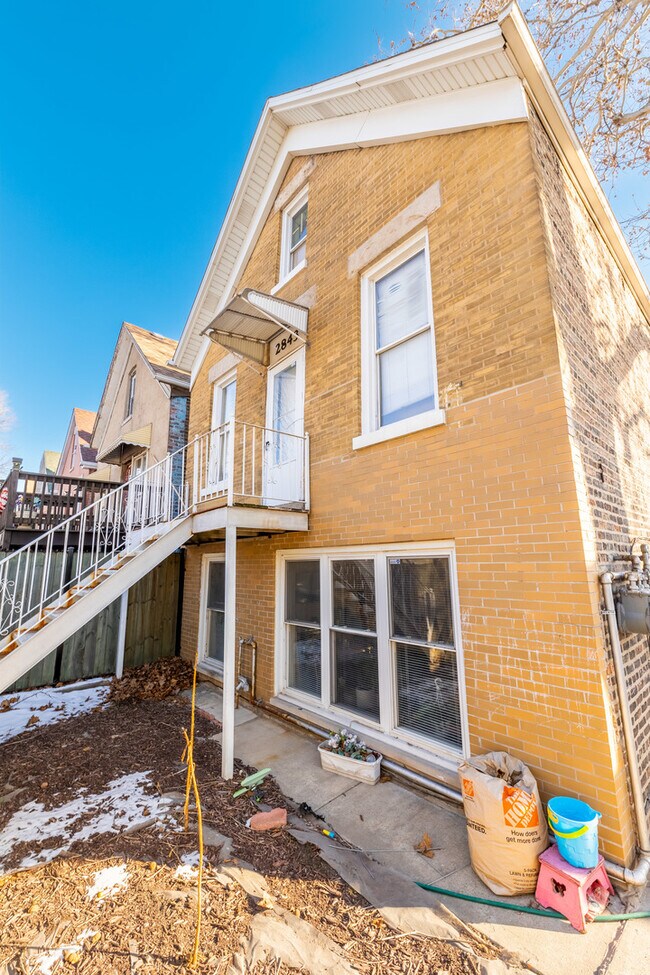 Building Photo - 2843 S Troy St