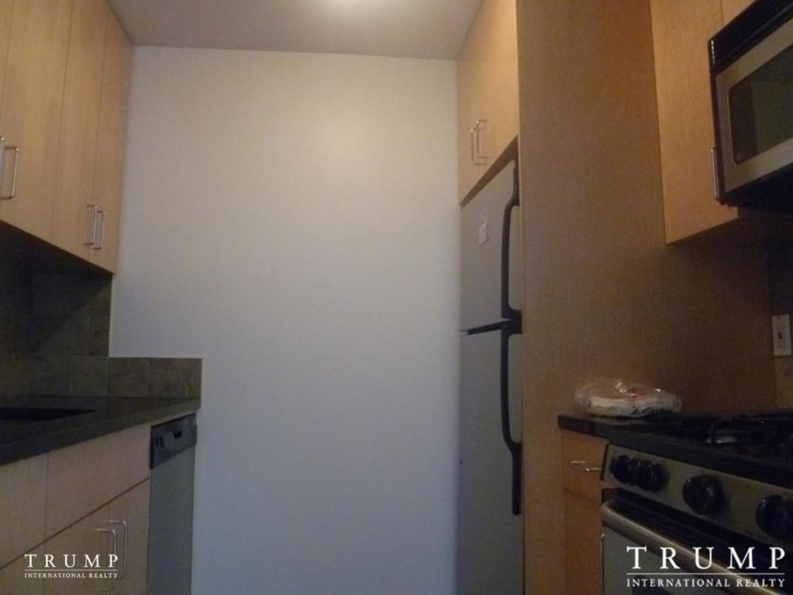 Building Photo - 192 Elizabeth Street