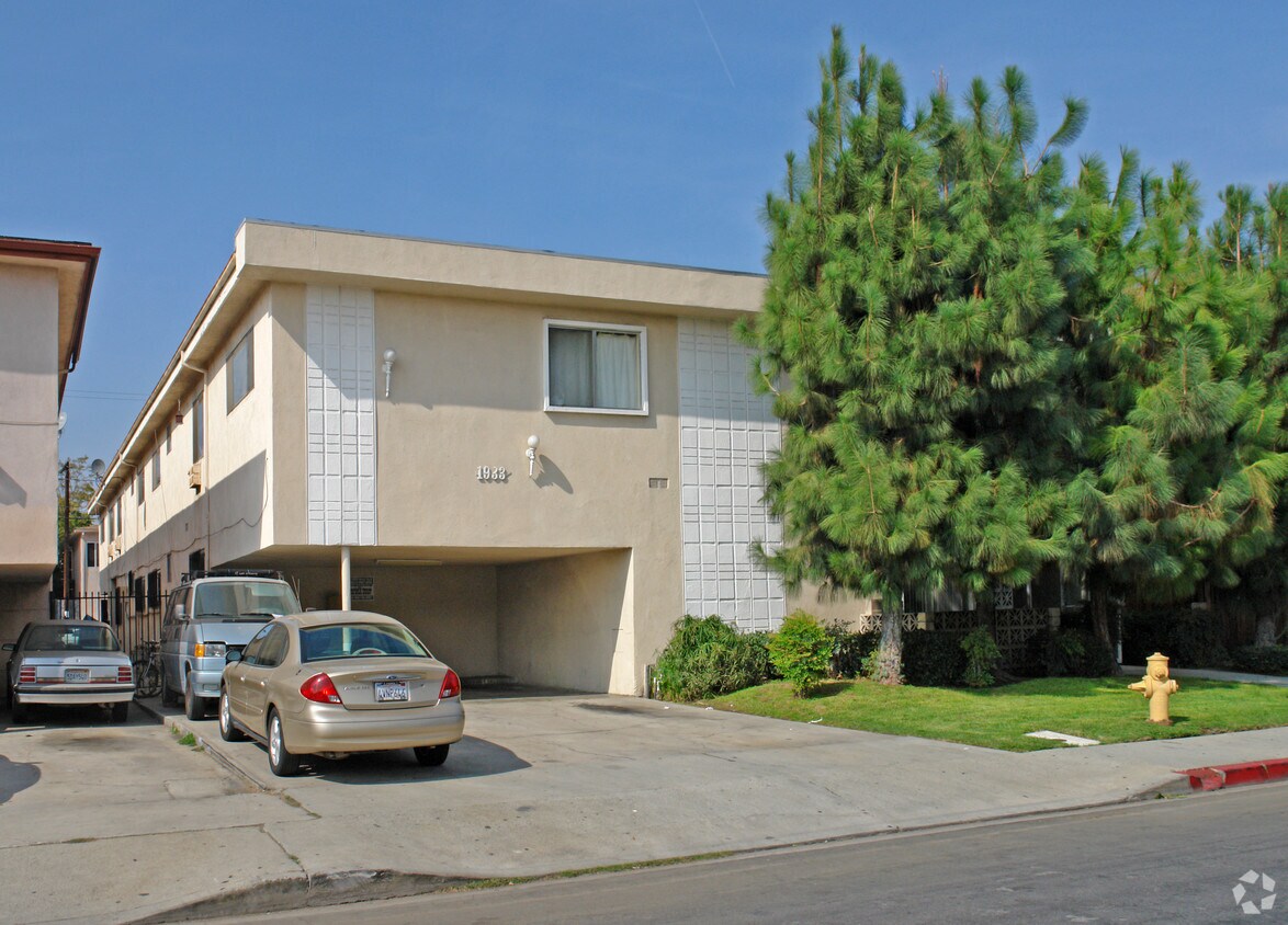 Building Photo - 1933 S Sherbourne Dr
