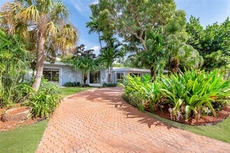 Building Photo - 310 Harbor Dr