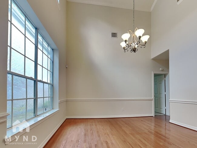 Foto del edificio - 1127 Enclave Sq E