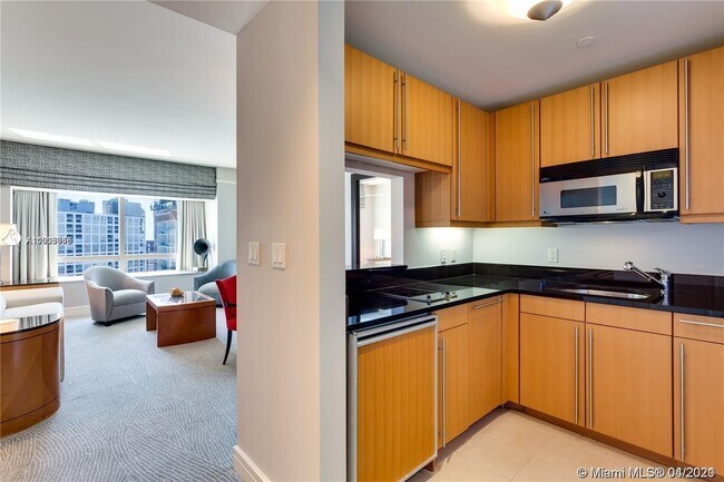 Building Photo - 1435 Brickell Ave