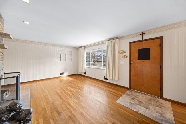 Foto del edificio - 1565 Garywood Ave