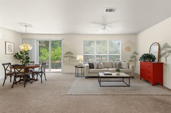 Foto del edificio - 297 Whispering Wind Dr