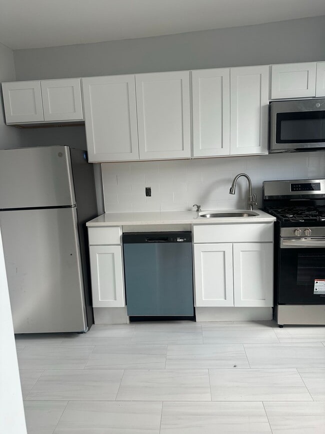 Building Photo - 119 - Golden Crest 119 60th Street, LLC