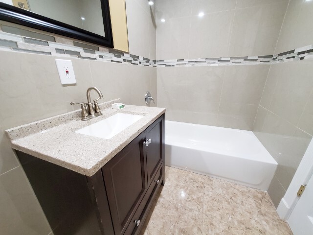 Foto principal - 1442 Fulton St
