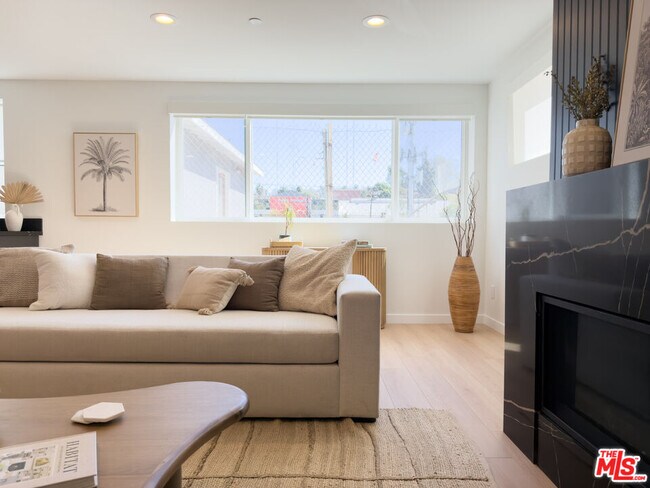 Foto del edificio - 2220 1/2 Aaron St