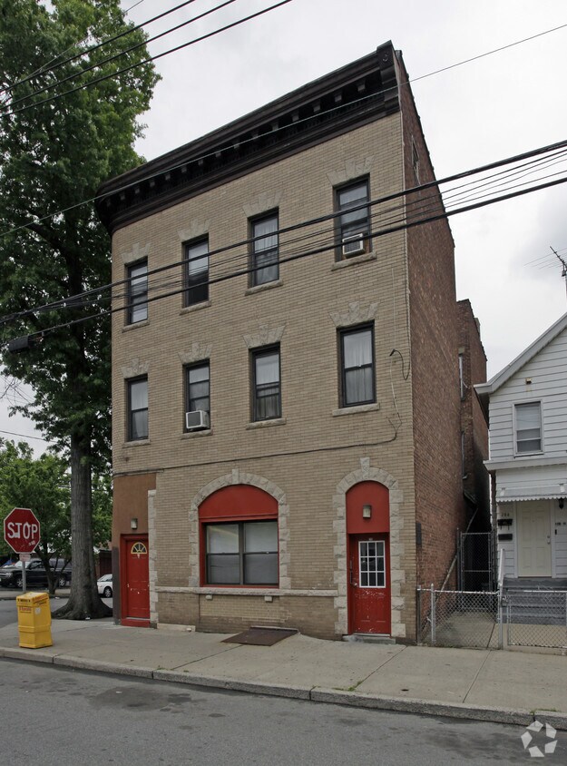 Building Photo - 290 Hope Ave