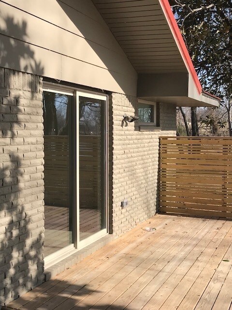 Building Photo - 895 S Lake Rd