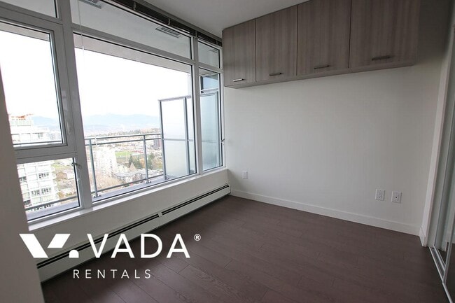Building Photo - Evolve Tower 1 BR APT Rental 2501-13308 Central Ave Surrey: VADA