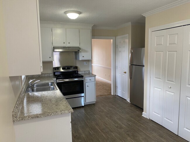 Foto del edificio - 4119 Juniper Ln NW