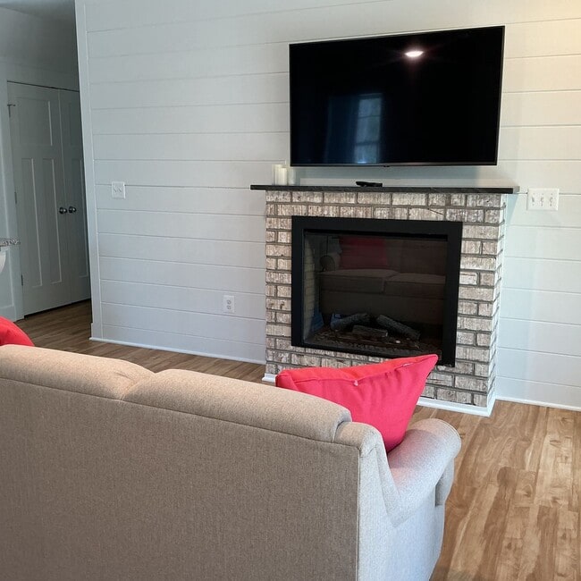 Foto del edificio - Perfect 1 Bedroom Fully Finished Apartment