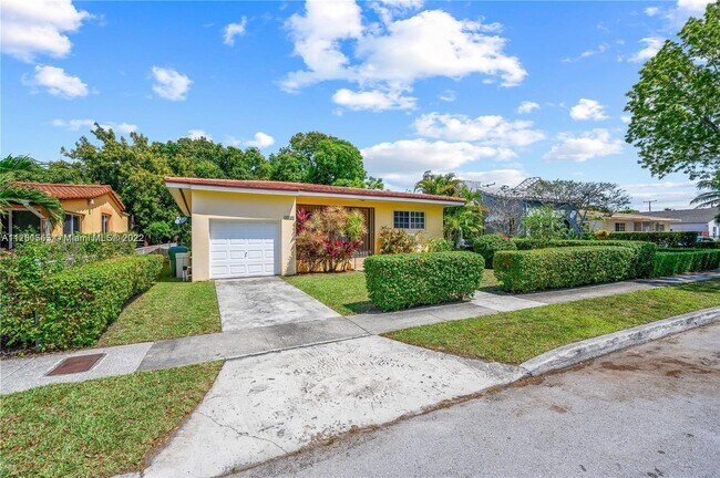 Foto del edificio - 1769 SW 15th St