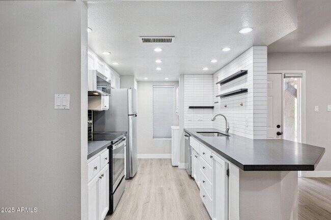 Foto del edificio - 7950 E Starlight Way
