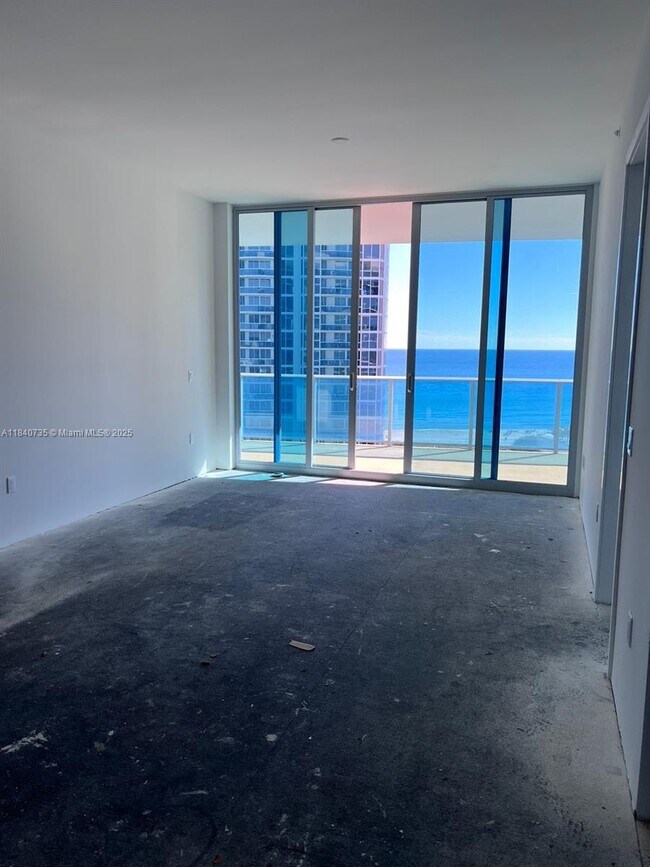 Foto del edificio - 17550 Collins Ave