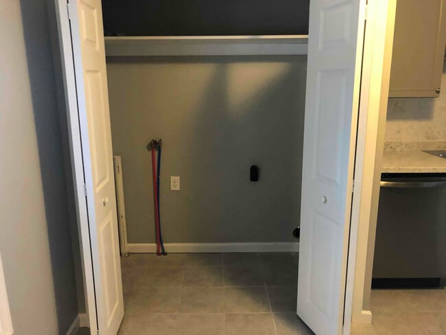 Foto del edificio - 527 Charles St