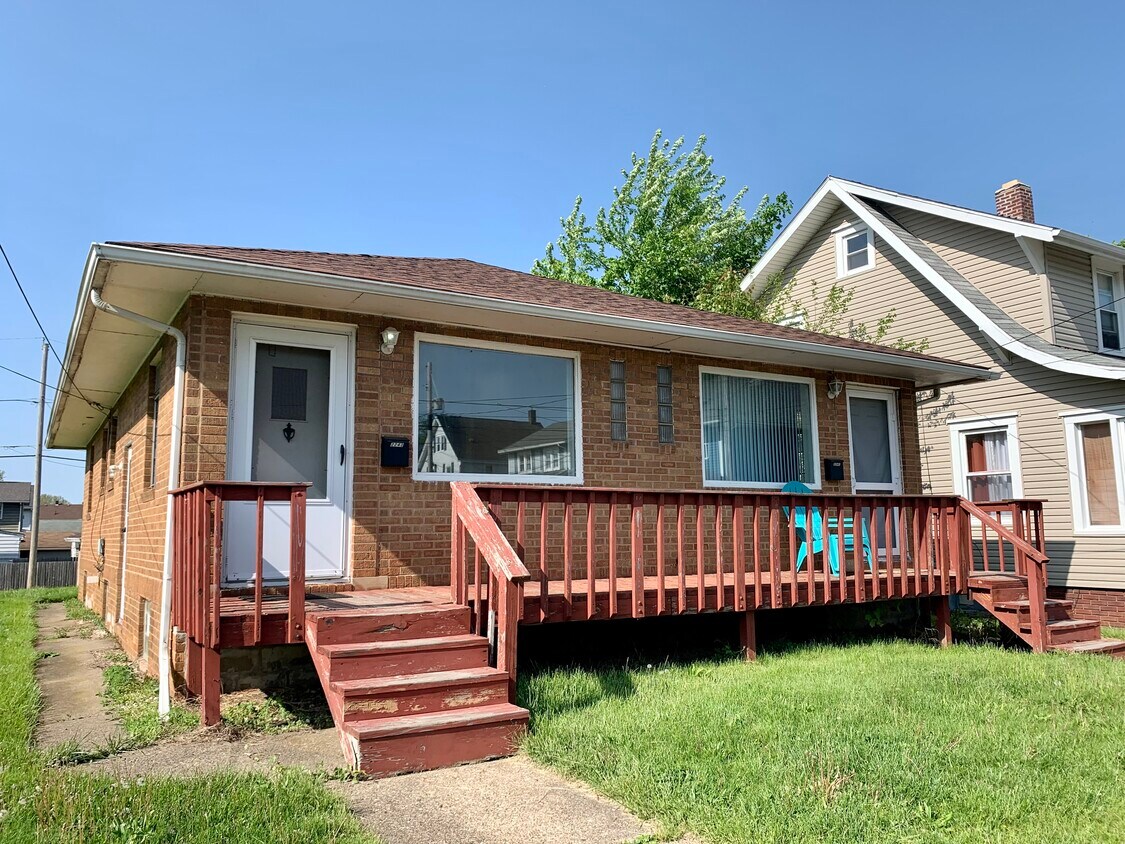 2243 7th St NW, Canton, OH 44708 Townhome Rentals in Canton OH