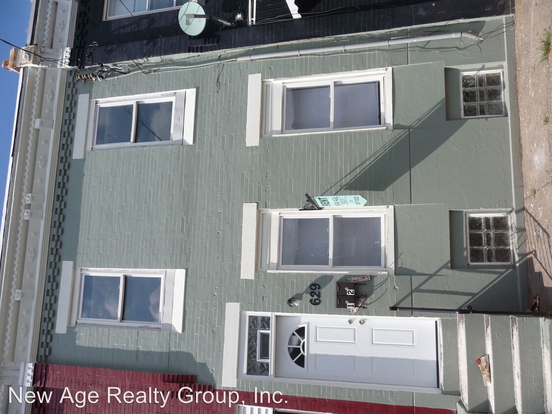 Foto principal - 629 Jackson St