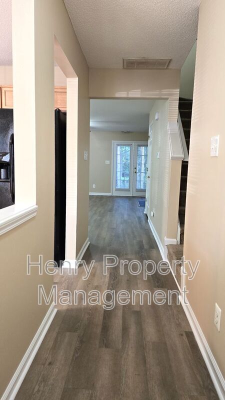 Building Photo - 219 Virens Dr