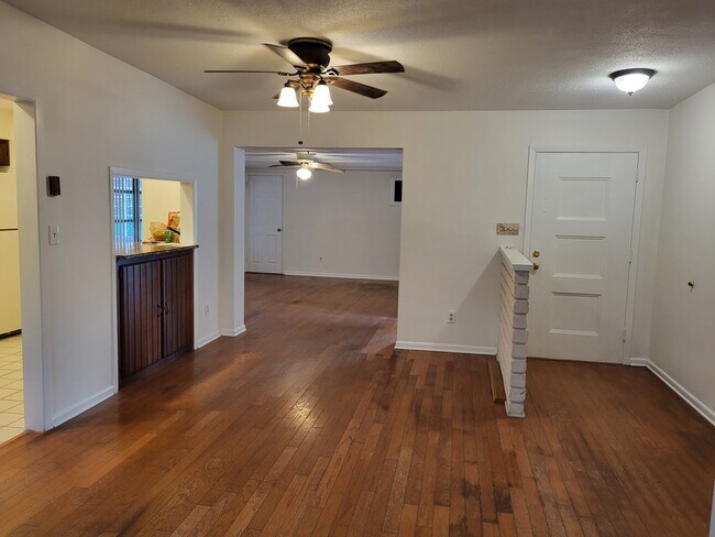 Dining area off of kitchen. - 4425 Bradley Ave
