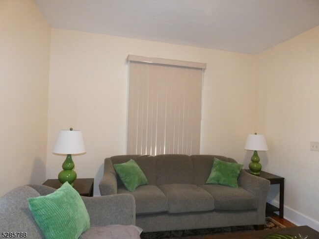 Building Photo - 199 E Main St